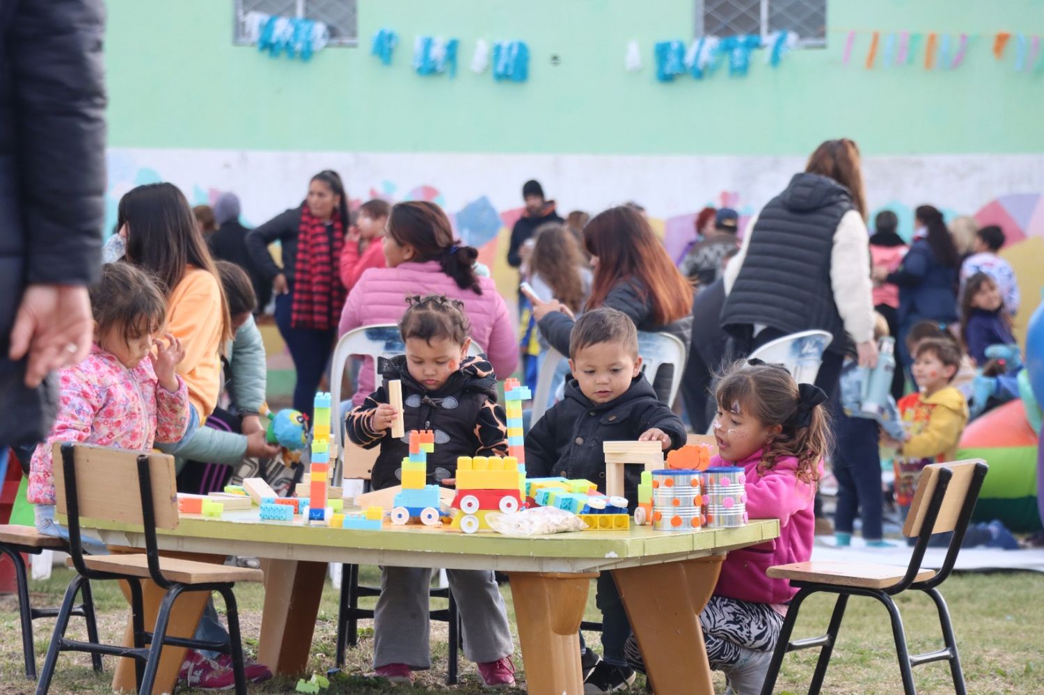 La Municipalidad agasajó a los niños y niñas en distintos barrios de la ciudad