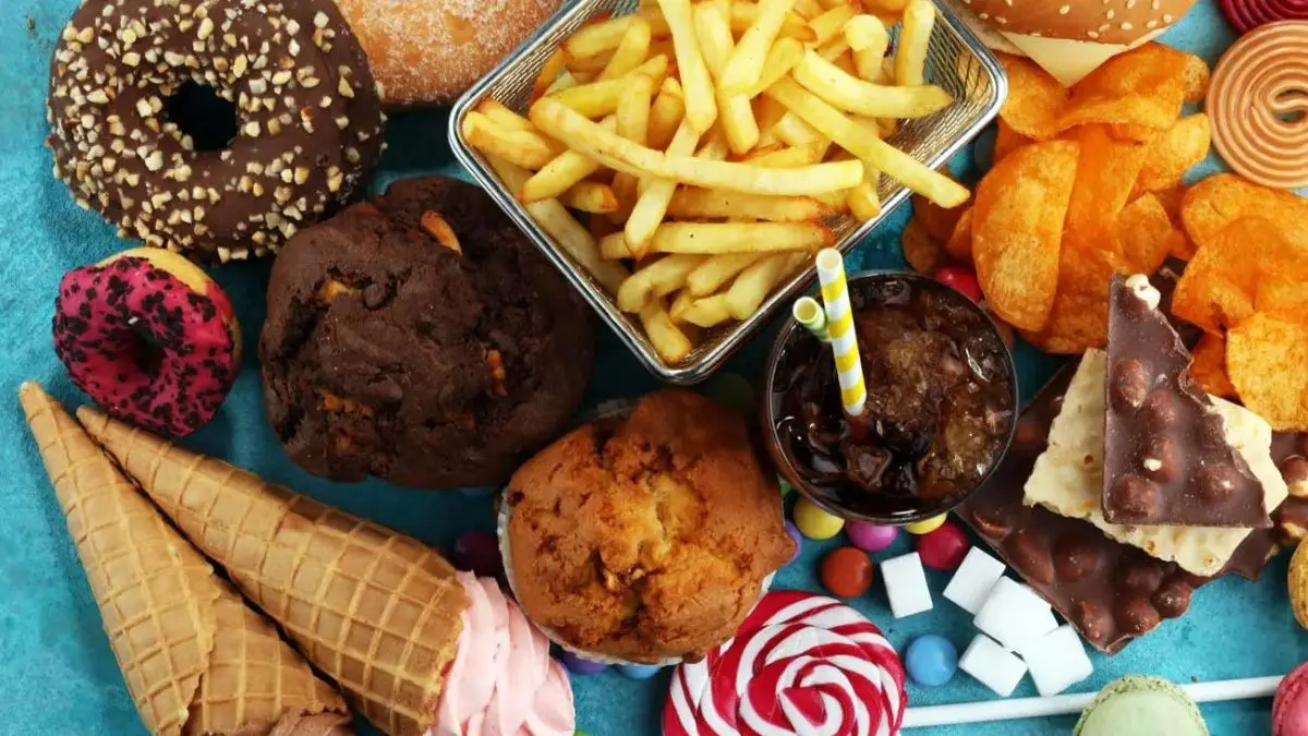 Esto es lo que le pasa al cuerpo cuando consumes comida chatarra