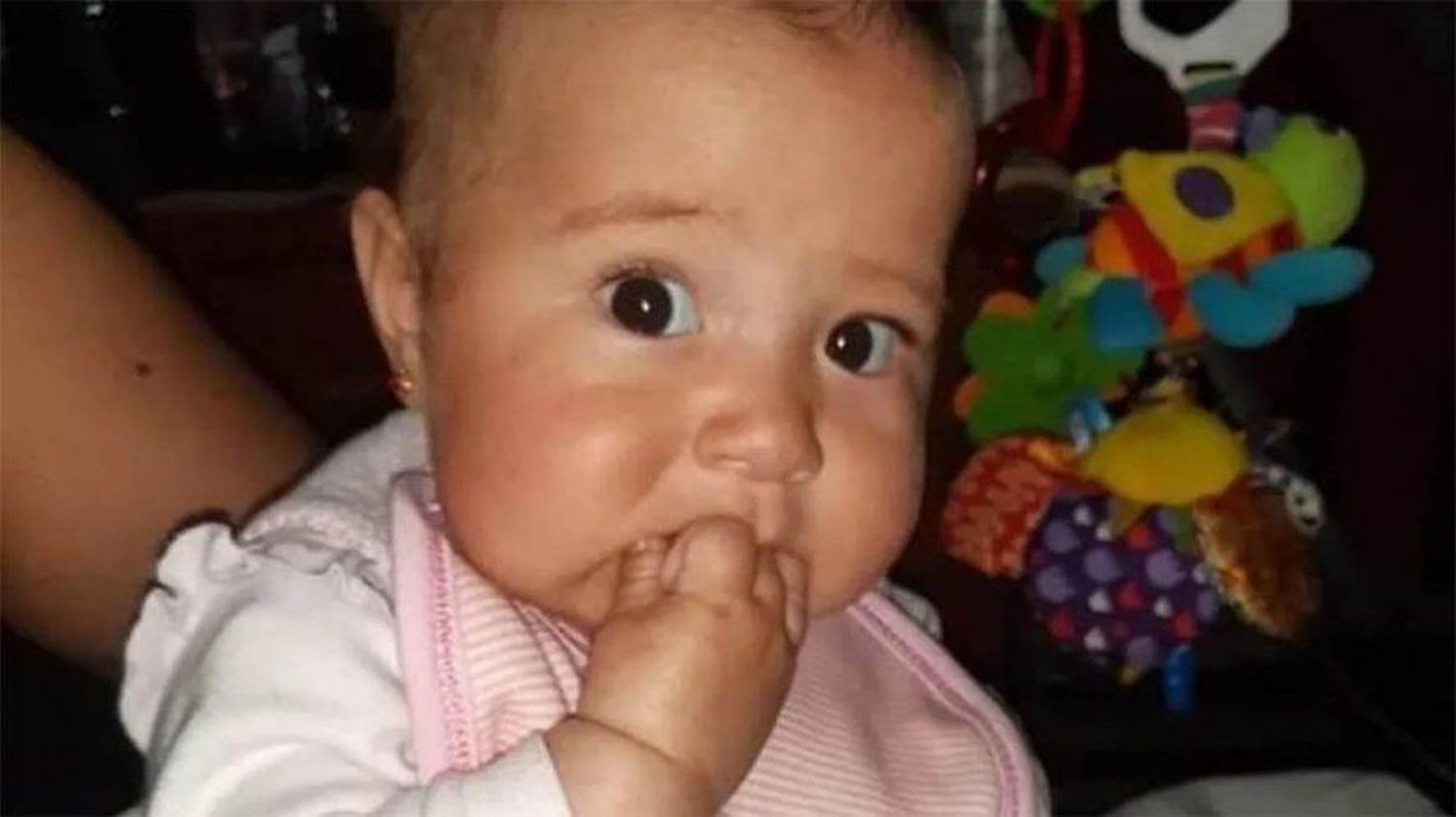 Fue a comprar pan y su beba murió alcanzada por el balazo de una pelea entre bandas: Hay 3 detenidos en Dock Sud