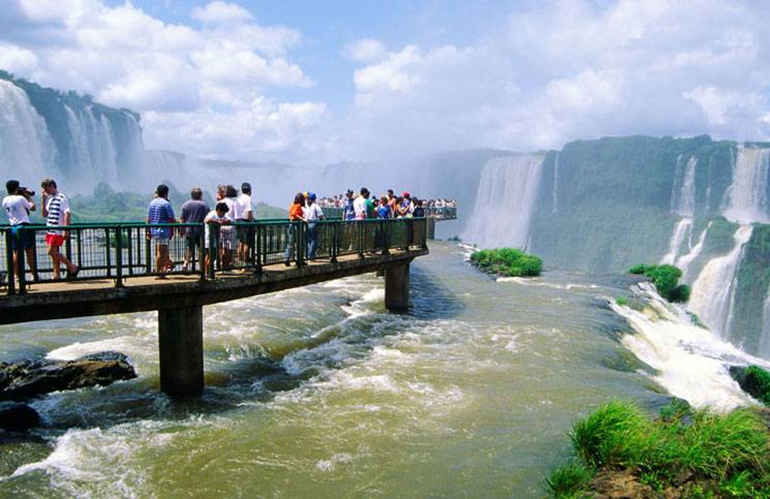 Coronavirus: por tiempo indeterminado, cierran las Cataratas del Iguazú y otros 10 parques nacionales