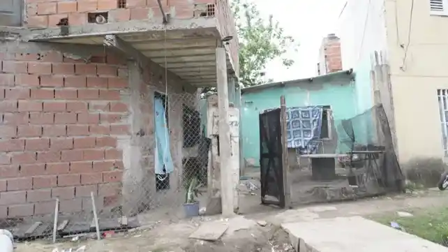 La denuncia sobre intento de femicidio apuntó hacia una vivienda en Levalle al 2000.