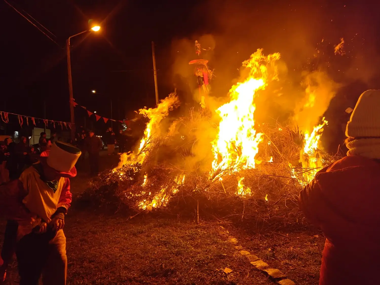 Fue la 29na edición de la Fogata de San Juan organizada por Flor de Murga.