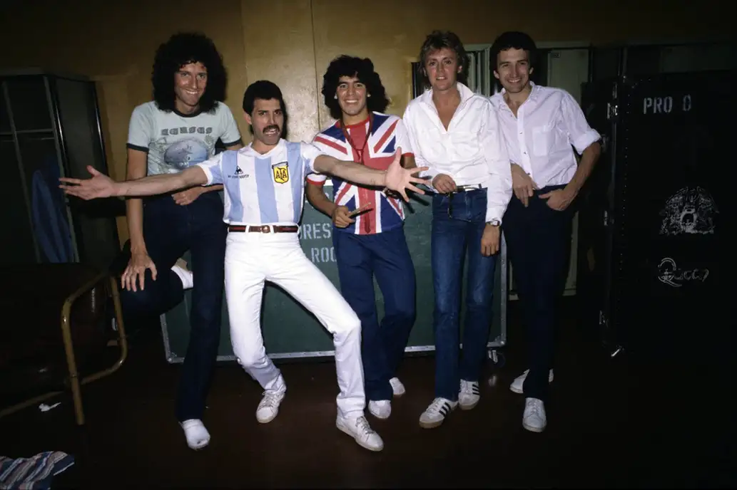 Maradona y Queen: la foto que marcó un show emblemático