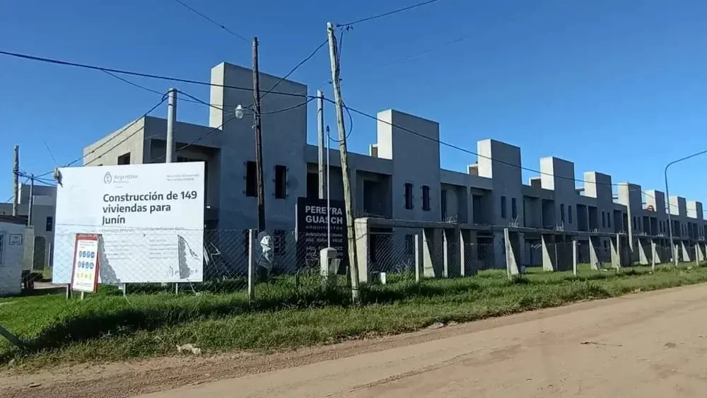 El Gobierno de Milei empieza a rematar viviendas del Procrear en la Provincia: Junín y Mercedes, los primeros casos