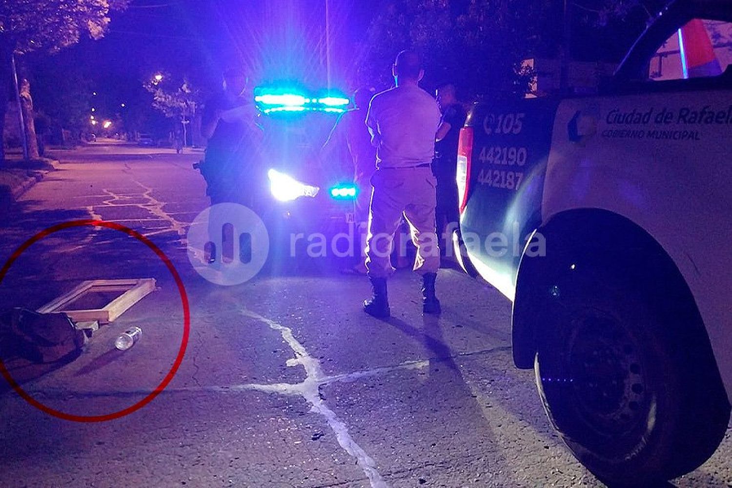 En plena madrugada, robó una ventana y un estéreo de auto