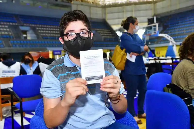 Inmunizaron en toda la provincia a grupos de riesgo frente a la covid-19, de 12 a 17 años