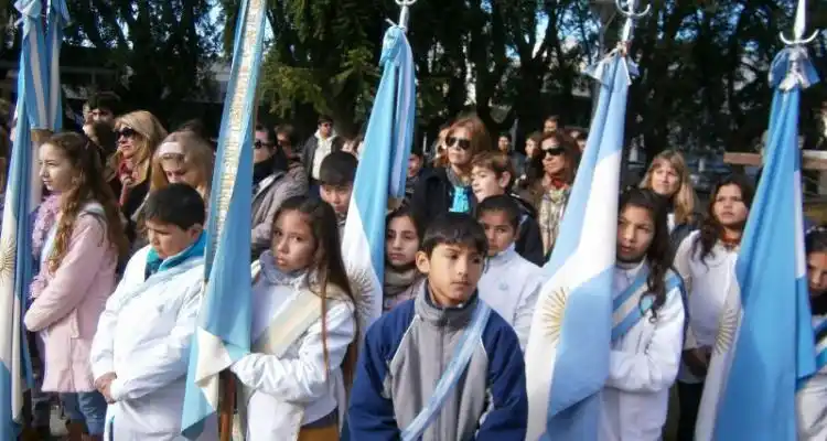 Más de 700 alumnos jurarán a la Bandera
