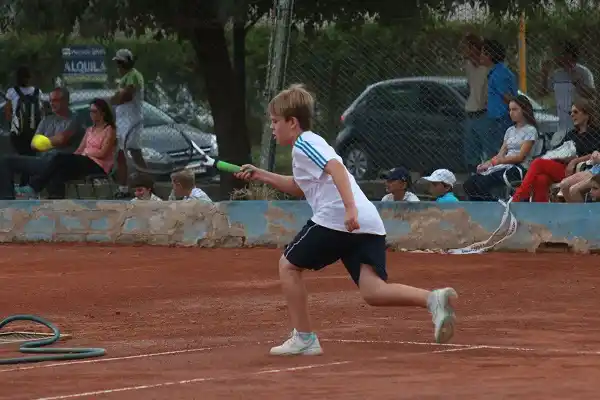 Culmina el Torneo Nacional de tenis  con la disputa de los partidos finales