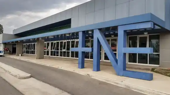 Pensó que ladrones habían entrado a su casa, disparó con su escopeta y mató a su hijo por error