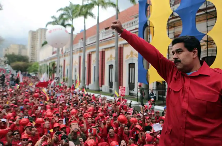 Nicolás Maduro juró como presidente ante la Asamblea Nacional Constituyente