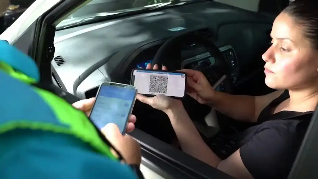 La licencia de conducir digital "NO reemplaza al carnet físico"