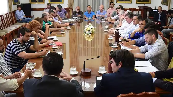 Gobierno, productores y ambientalistas conformarán un Foro de Agroecología