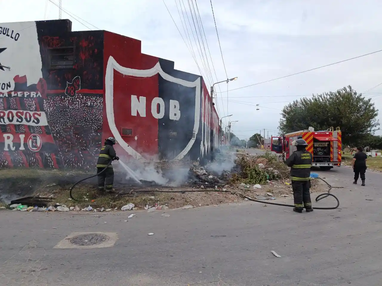 Múltiples incendios y quemas en distintos puntos de Rosario.