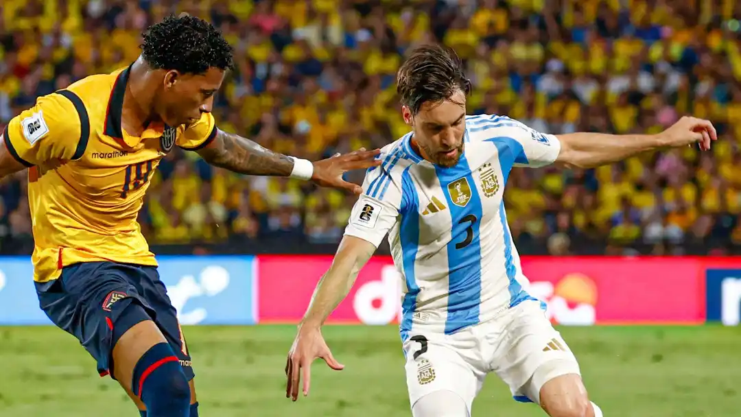 Tagliafico, buscando avanzar en el partido del martes en Guayaquil.