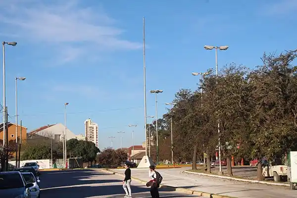 Donan bandera para el mástil de 91 y 10