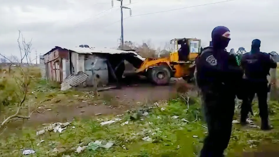 El Municipio derribó un búnker de venta de droga en el barrio Autódromo