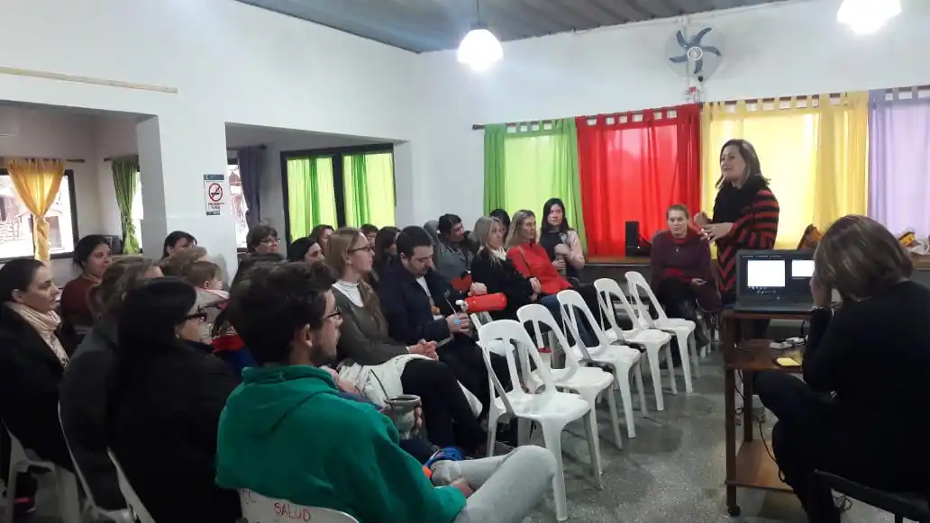 Se realizó el segundo taller de Padres en Acción en Barrio Azul
