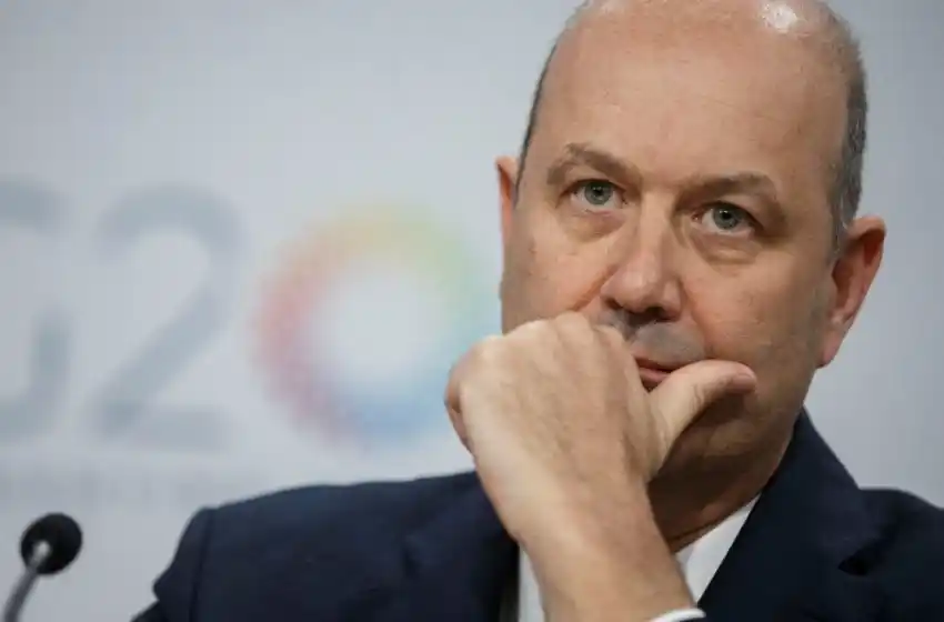 Sturzenegger expresó que las tasas seguirán altas un buen tiempo