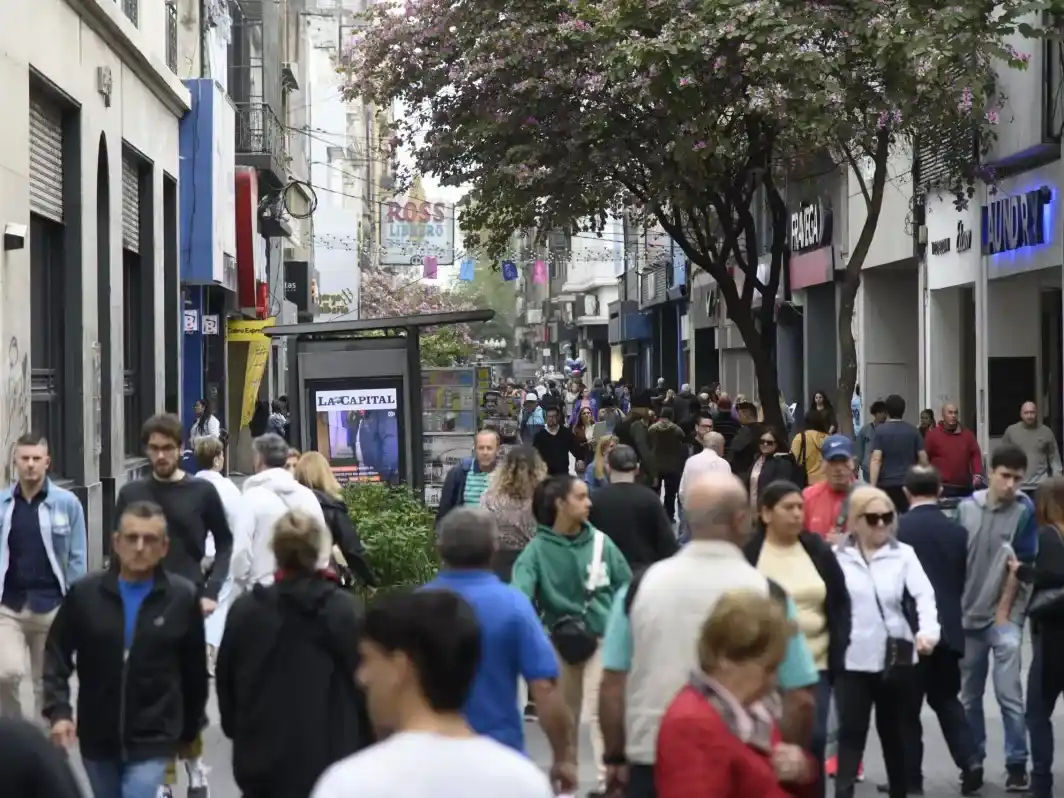 A pesar del leve despegue, desde el sector comercial insisten en que las cifras actuales no alcanzan a compensar el retroceso acumulado en los últimos doce meses. Crédito: Archivo Mirador