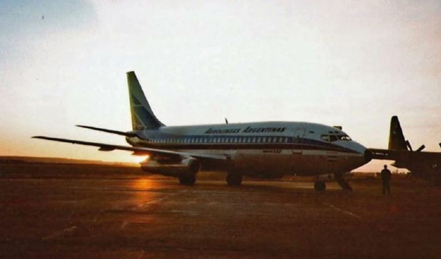 Los vuelos de Aerolíneas Argentinas y Austral en la Guerra de Malvinas: coraje y heroísmo en condiciones extremas