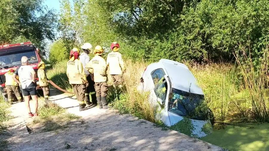 A pesar de los esfuerzos de un testigo por rescatarla, cuando llegaron las autoridades sanitarias, María Elvira Di Rocco no sobrevivió a las consecuencias del accidente