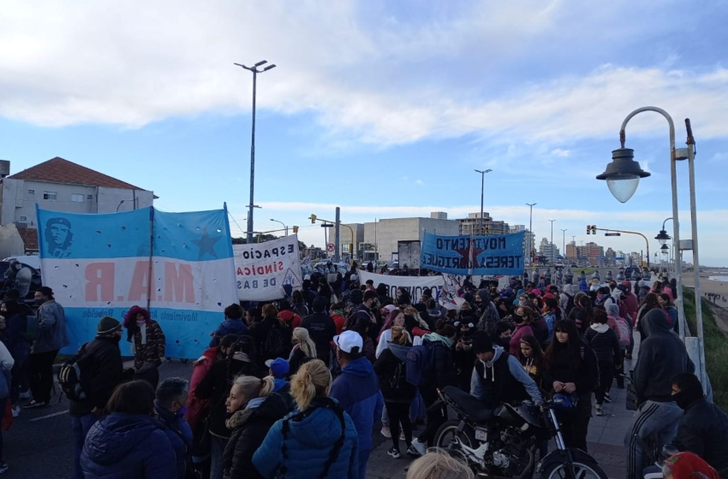 Organizaciones sociales se manifestaron frente al Museo Mar