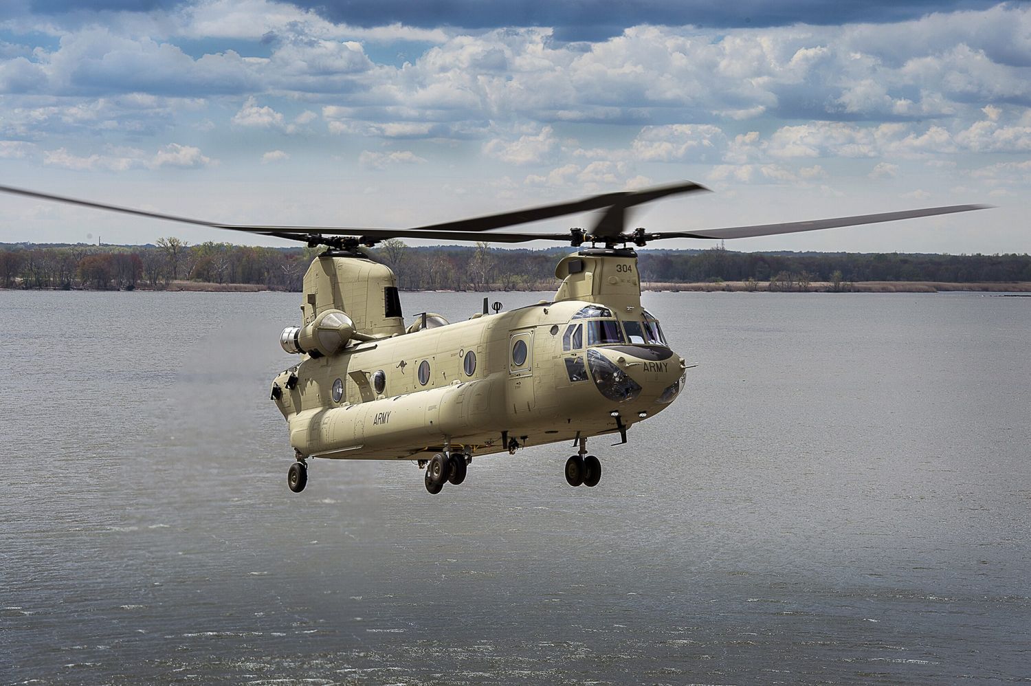 Egypt acquires 12 CH-47F Chinook heavy helicopters