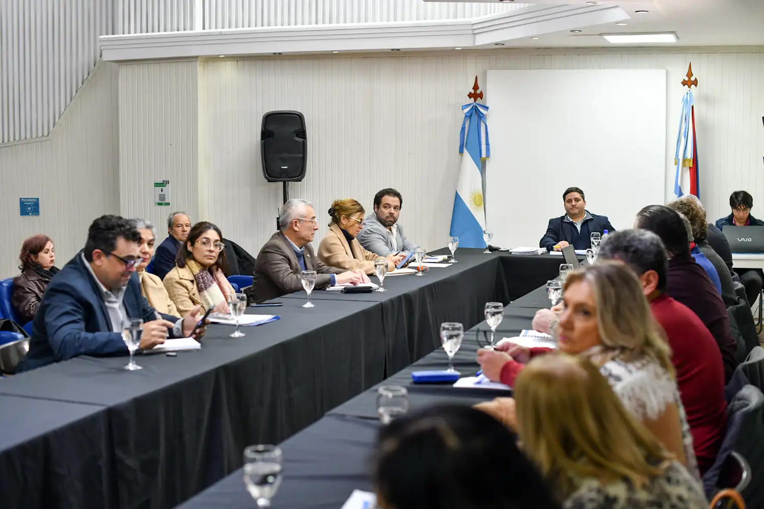 El Gobierno provincial propuso un cinco por ciento de aumento para julio y una suma fija de 120.000 pesos a docentes