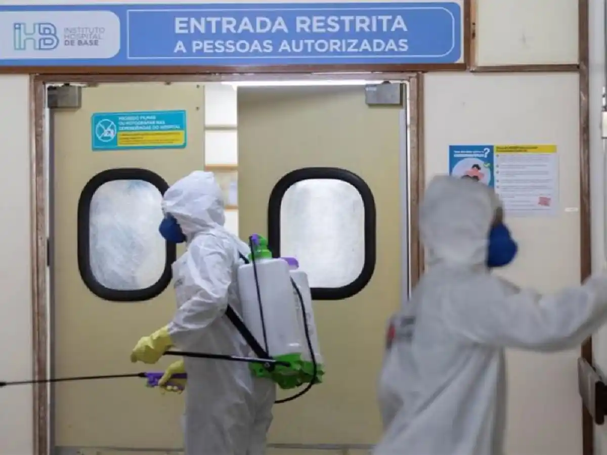 Situación crítica en Brasil: convocan como "reserva" a veterinarios y a dentistas para combatir el coronavirus