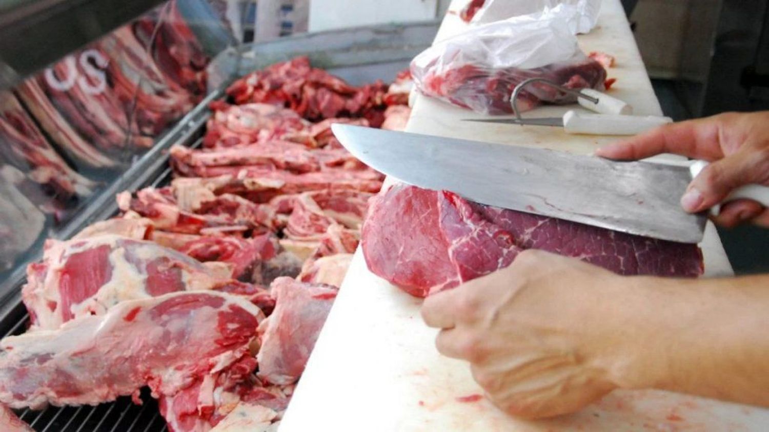 El intendente de Castelli anunció un acuerdo para abaratar el precio de la carne: el asado costará $2900