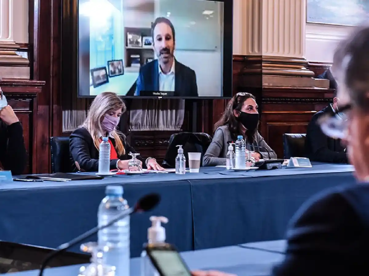 Pfizer desmintió "pedidos de pagos indebidos o intermediarios" en la negociación con Argentina