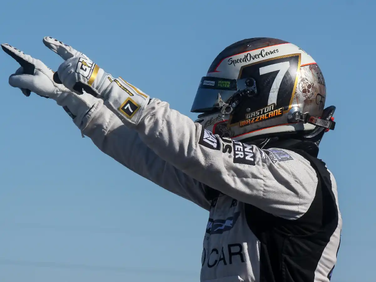 Mazzacane ganó su primera carrera en el TC