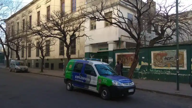 Fallo inédito: deberá pagar $60.000 por realizar amenazas de bomba en una escuela