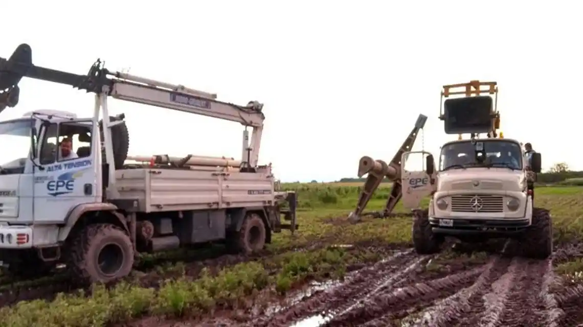 Avanza el operativo de restitución del servicio eléctrico en la provincia