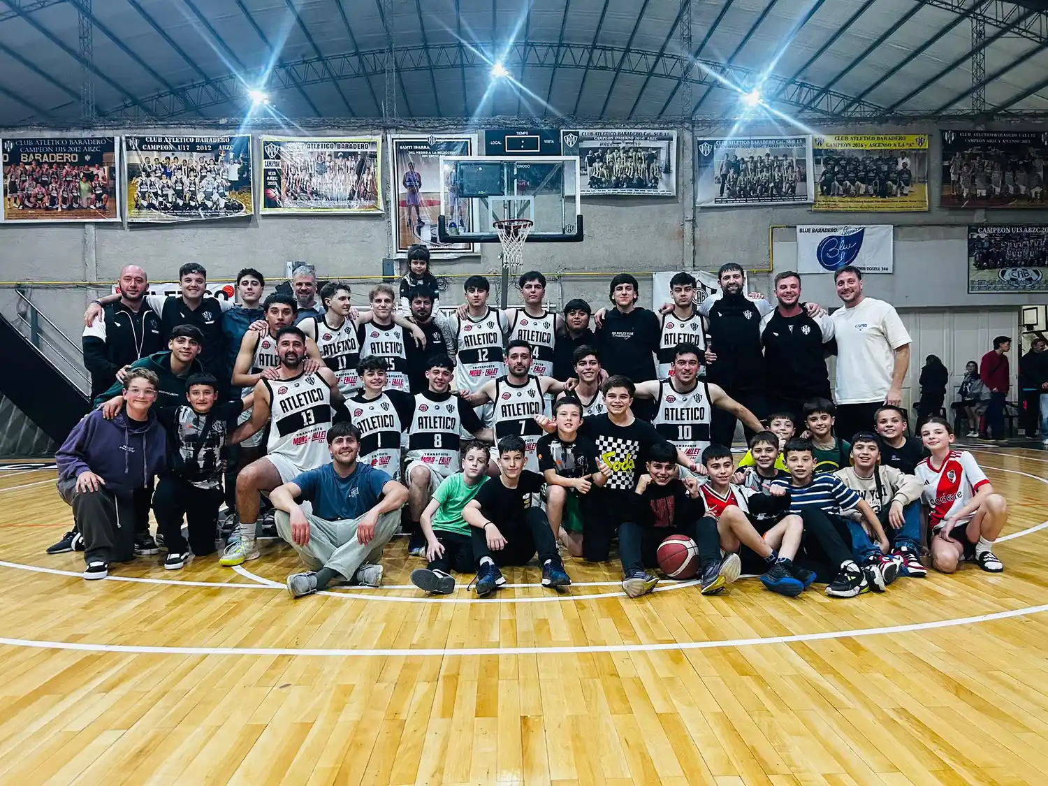 Atlético Baradero adelantó a Mitre en la serie.