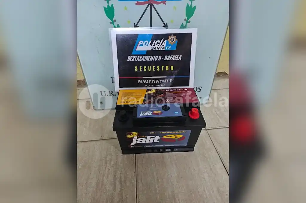 Le robaron una batería desde la caja de la camioneta, pero pudo recuperarla