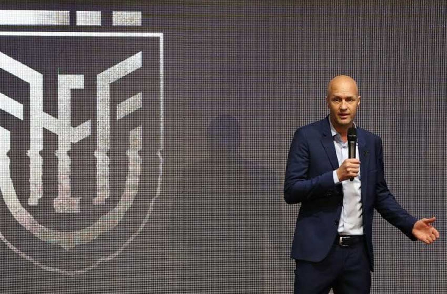 Jordi Cruyff fue anunciado en Ecuador, primer rival de Argentina