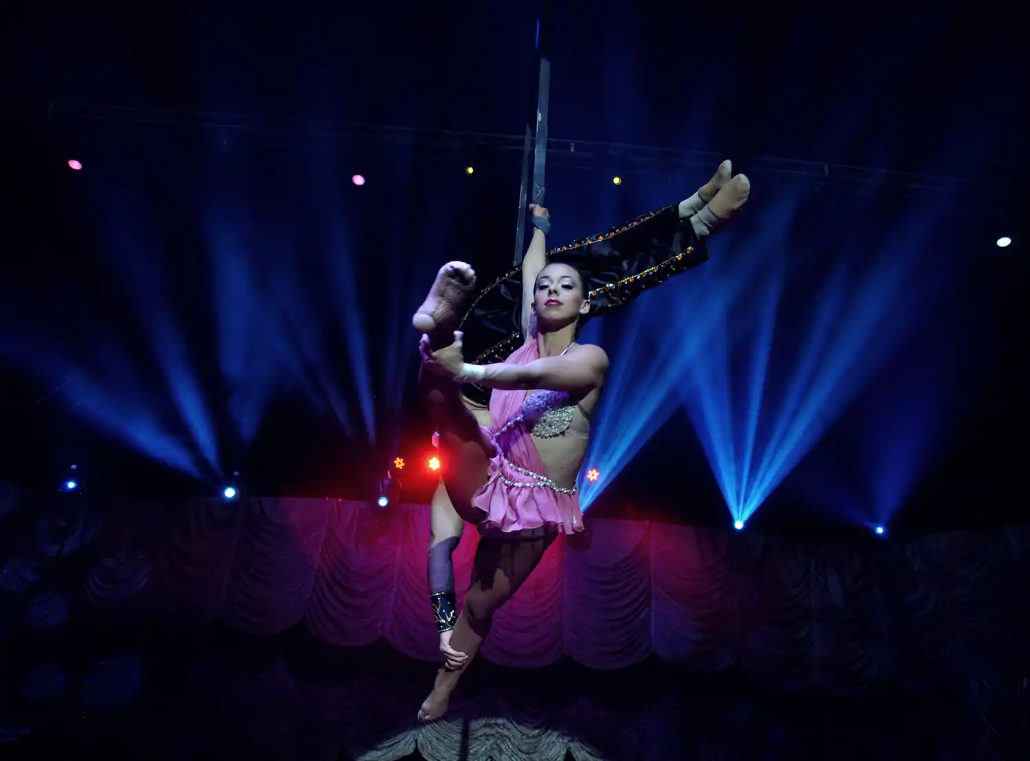 El Circo Rodas llegó a Gualeguaychú con un espectáculo cargado de magia, alegría y color