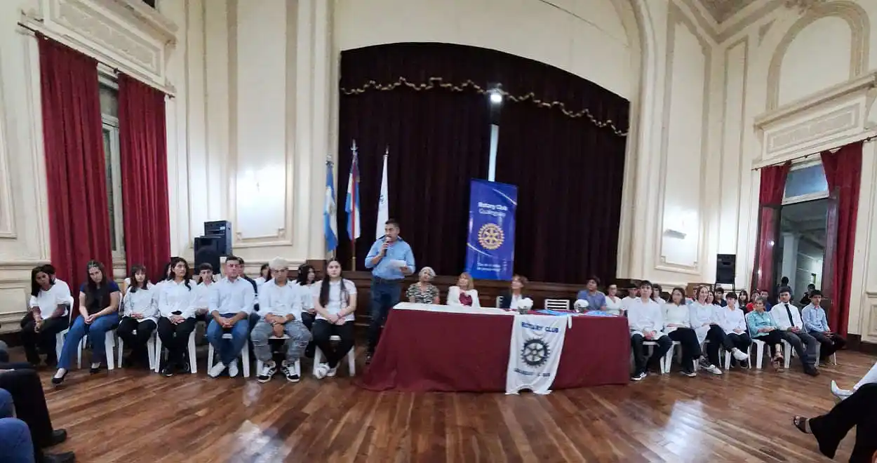 Rotary realizó la entrega de medallas al “Mejo compañero”
