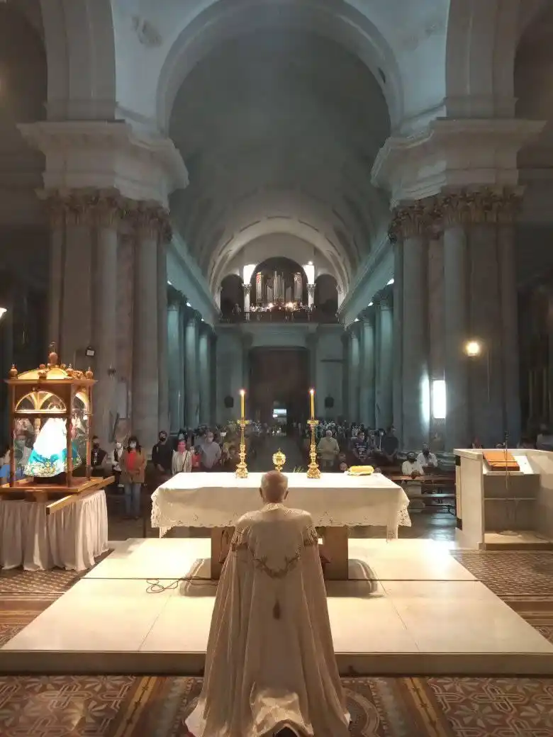 El Gobierno autorizó la realización de ceremonias religiosas