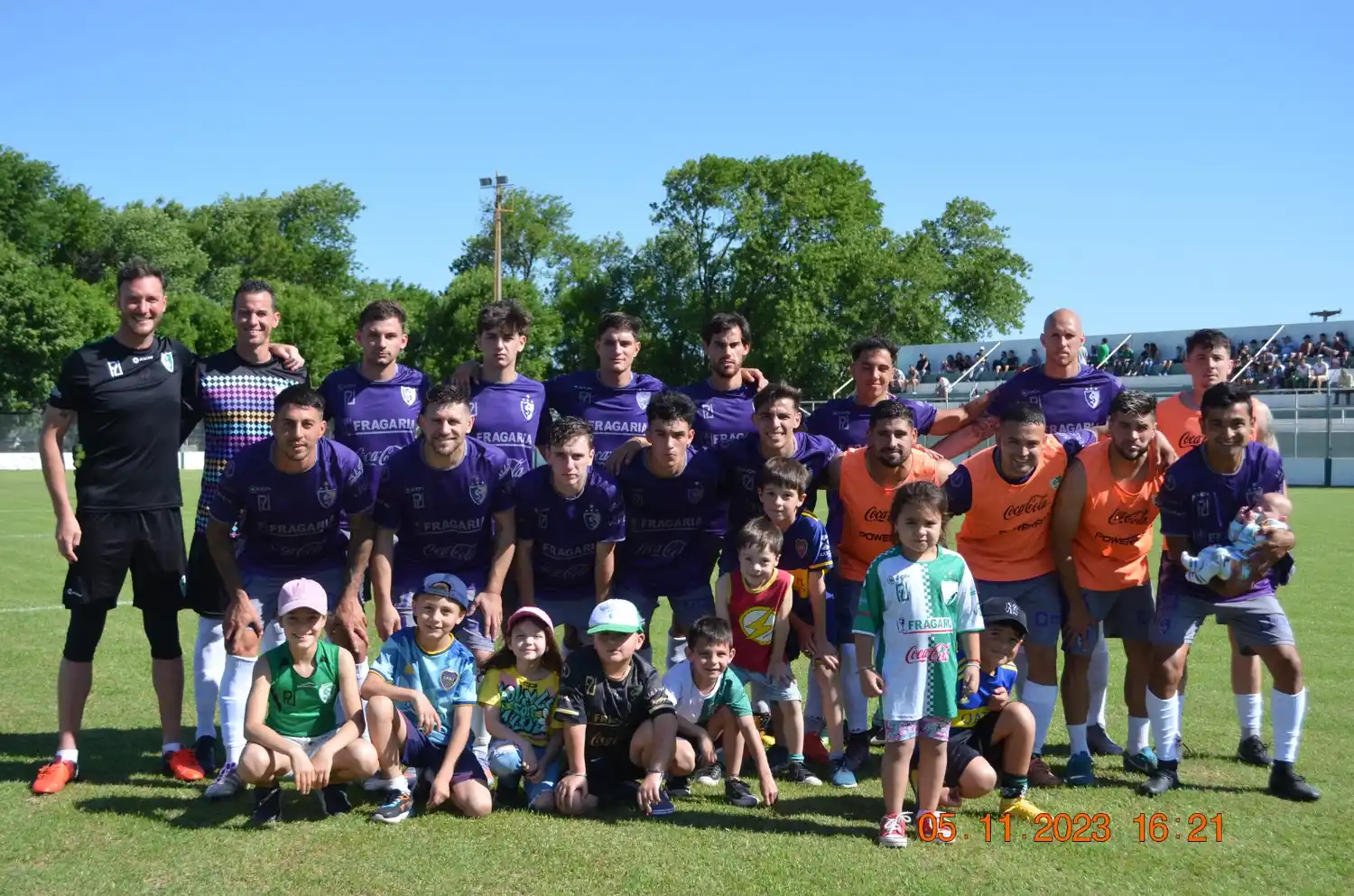 El "Verde" de Cañás (vestido de violeta), derrotó a Arteaga y es líder en soledad en su zona. Foto: Ti Canavese
