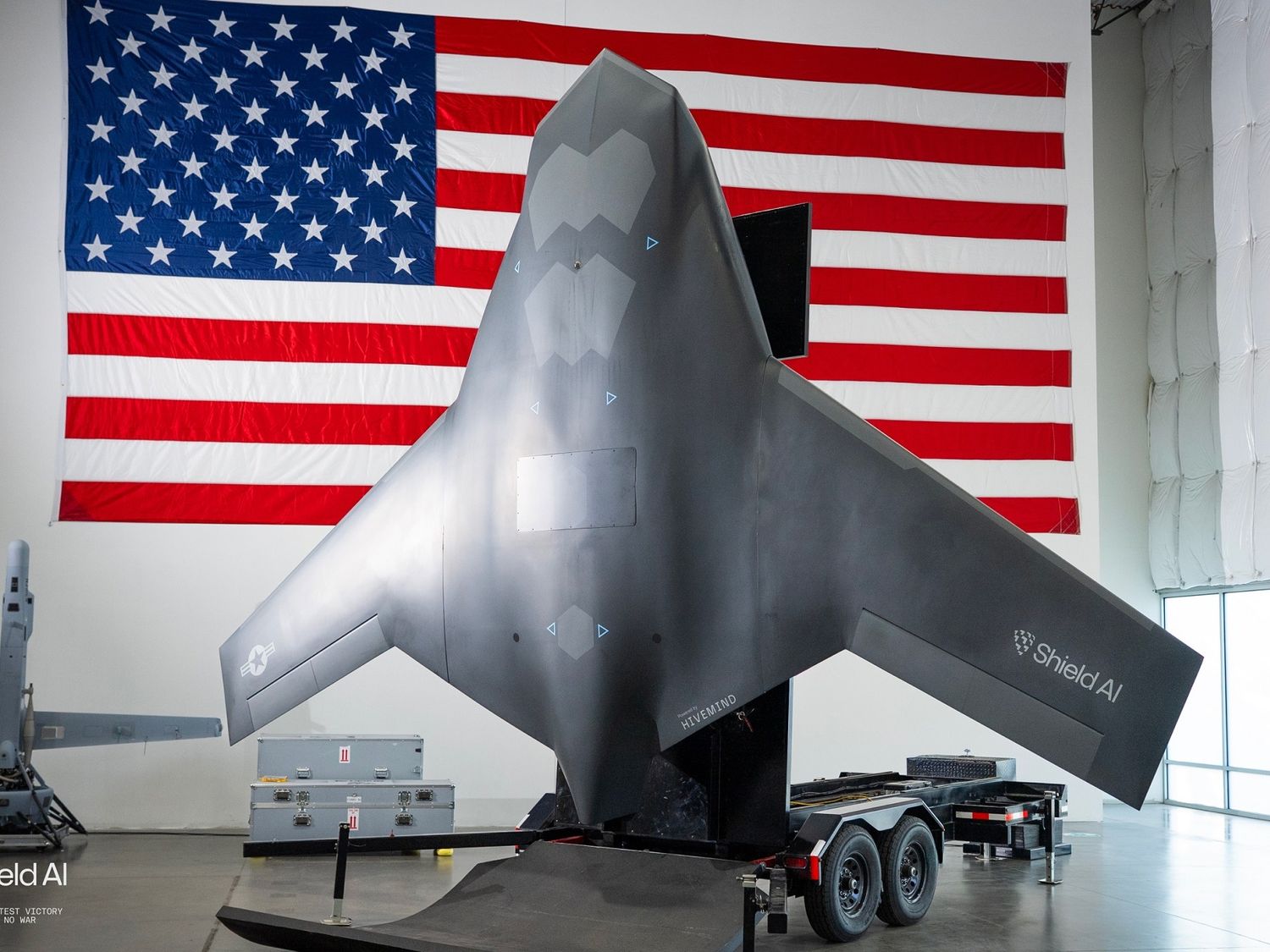 El X-BAT plantea eliminar la dependencia de pistas y catapultas, cambiando doctrinas de proyección naval y expedicionaria. Foto: Shield AI.