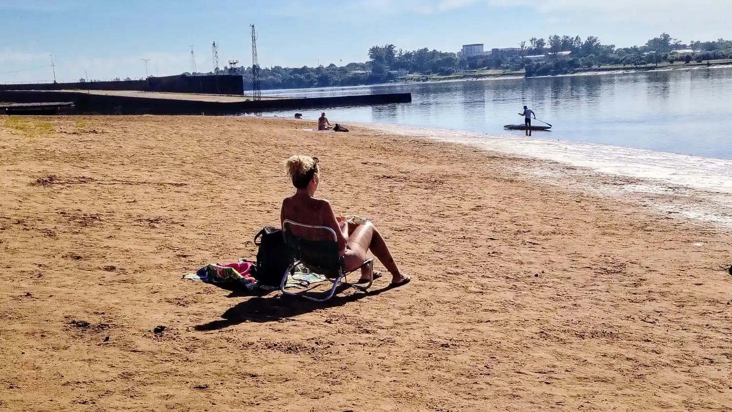 El río vuelve a ser opción recreativa en Playa Los Sauces