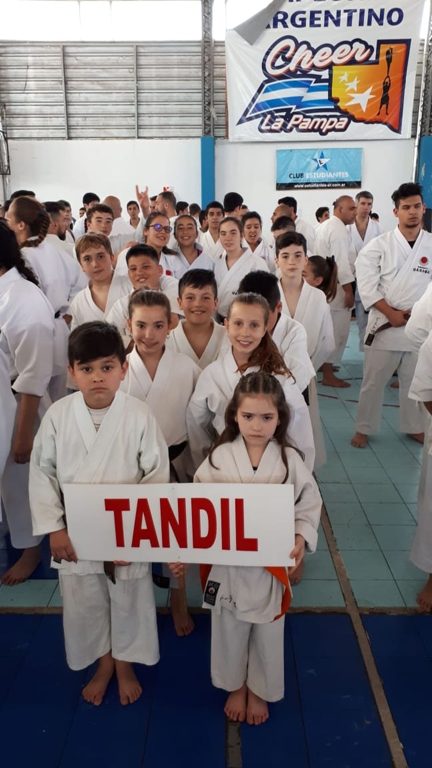Una delegación tandilense se presentó en La Pampa