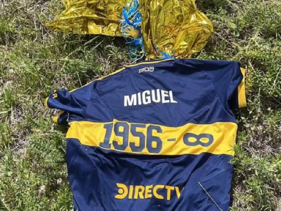 Así encontraron la casaca de Boca en un campo