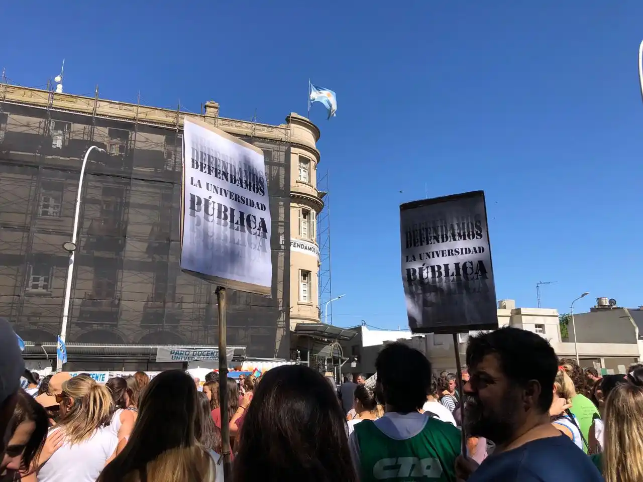 Paro y movilización de la Unicen en las tres sedes