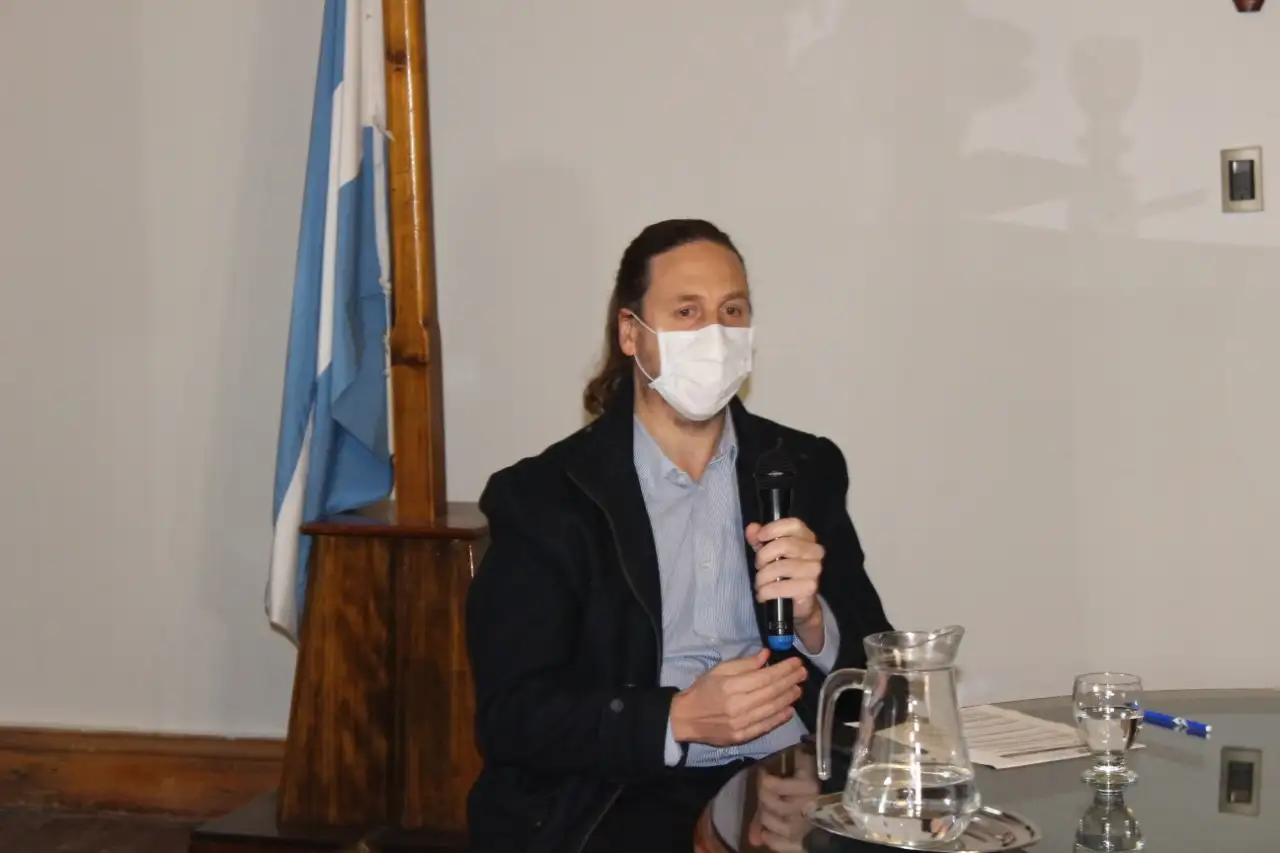 Martín Roberto Piaggio estima que hay casi 900 contagiados asintomáticos