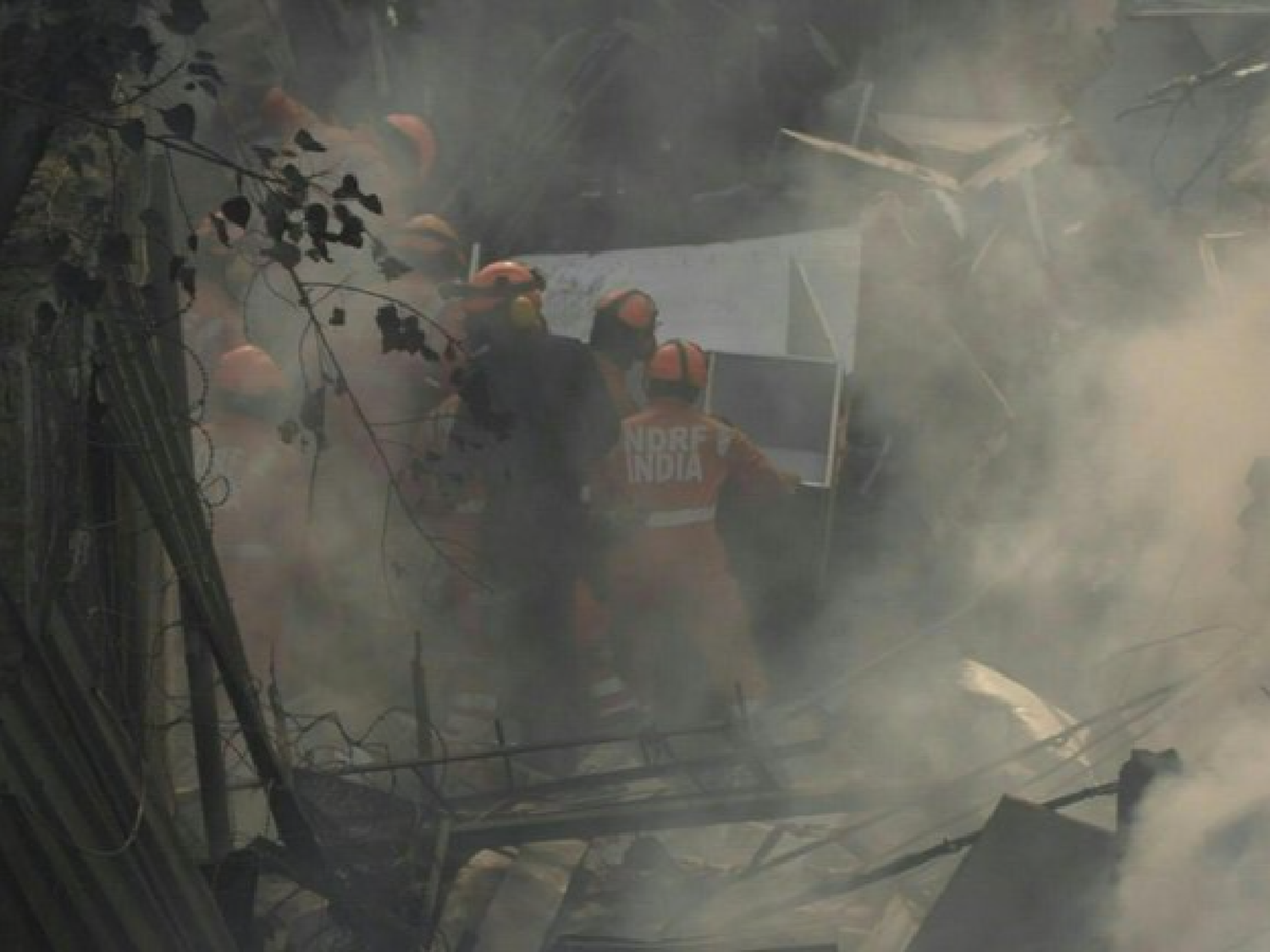 Mueren diez bebés al incendiarse una maternidad en India
