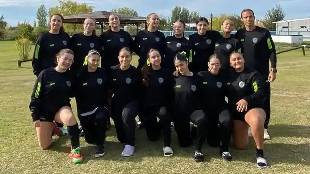 Handball Necochea triunfó en su estreno en el Nacional