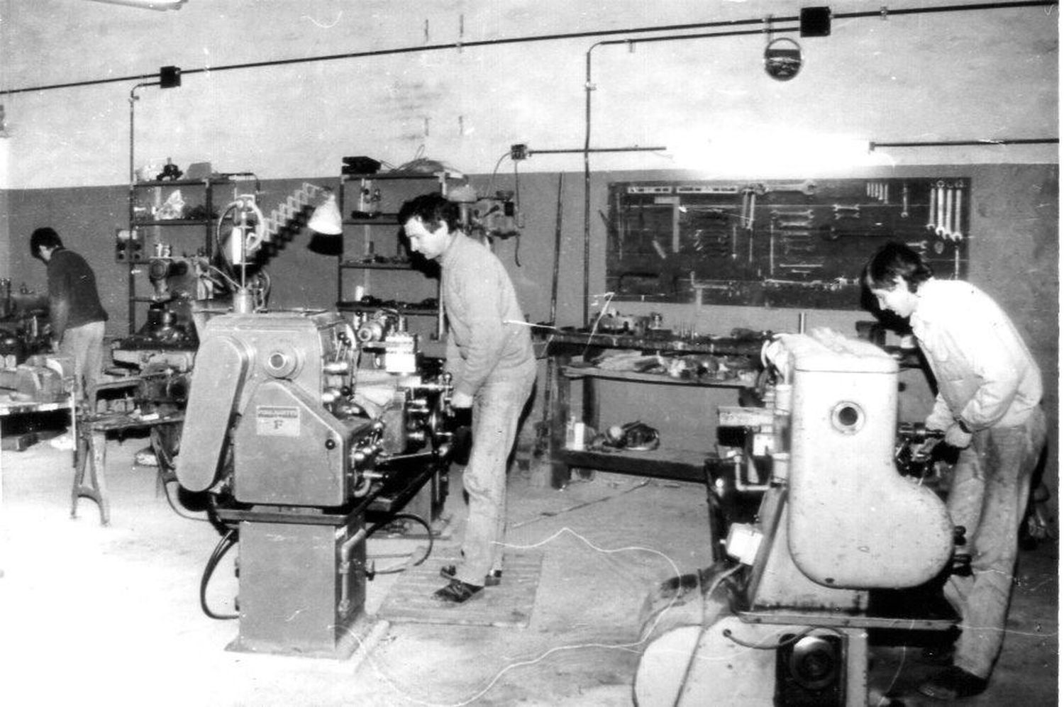La escuela fue fundada el 17 de mayo de 1965.